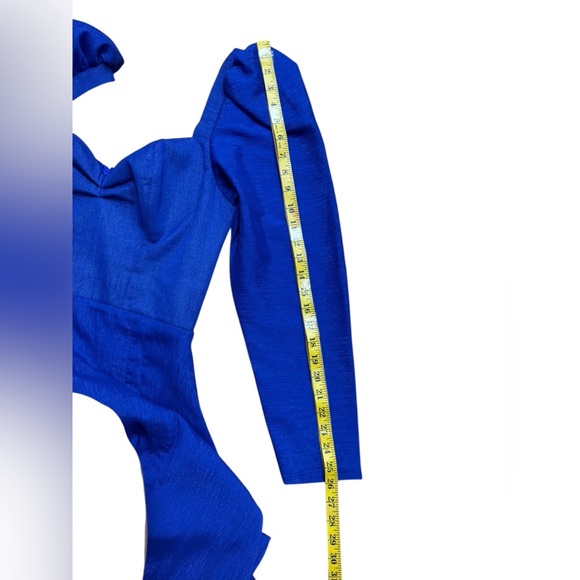 Rendoll Lagos.Blue Sweetheart Neckline Gown with Puff Sleeves - Picture 9 of 10